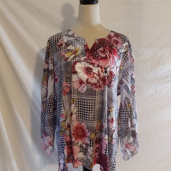 J.M. Collection Embellished Angel-Sleeve Floral Romantic Top Size XXL - Picture 1 of 6